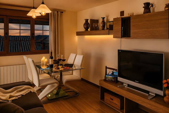 Entire apartment, Apartment 'El Guardaviñas Centenales' with Mountain View, Shared Terrace and Wi-Fi in Ábalos, La Rioja Province