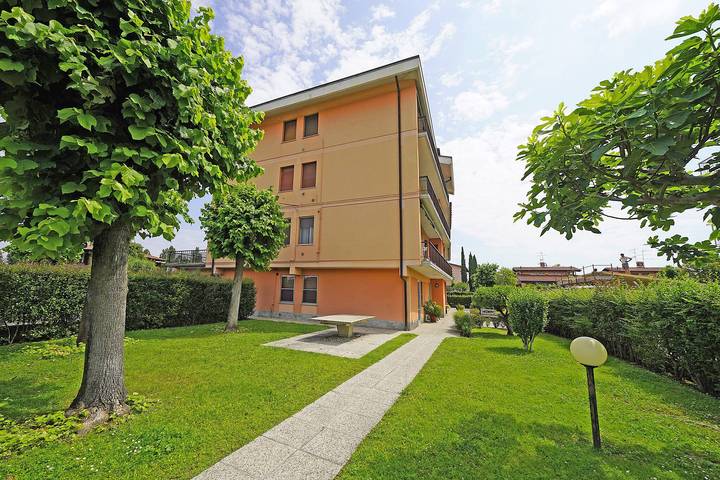 Ferienwohnung für 4 Personen, mit Balkon und Seeblick