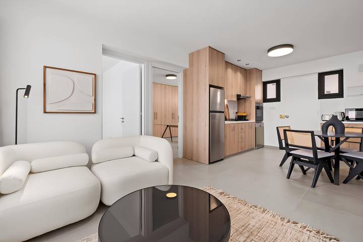 Ferienwohnung für 6 Personen, mit Balkon in Larnaka