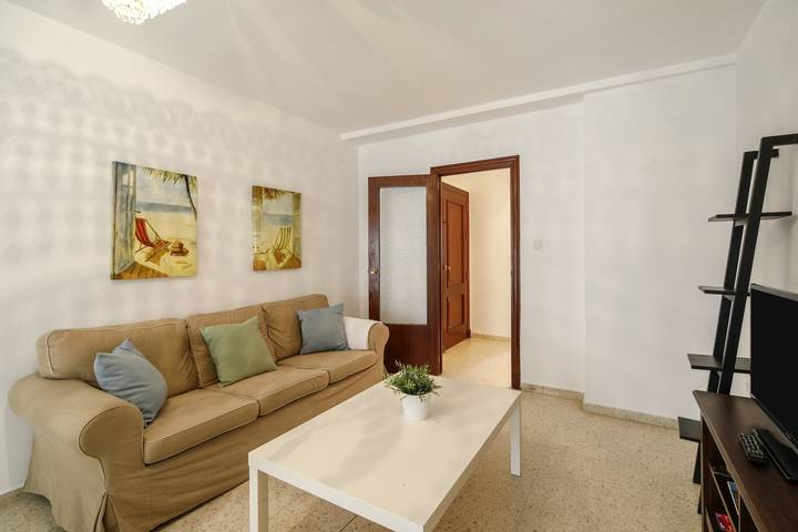 Appartamento intero, Appartamento centrale "Paco House" con balcone e vicino alla spiaggia in La Vina, Cadice