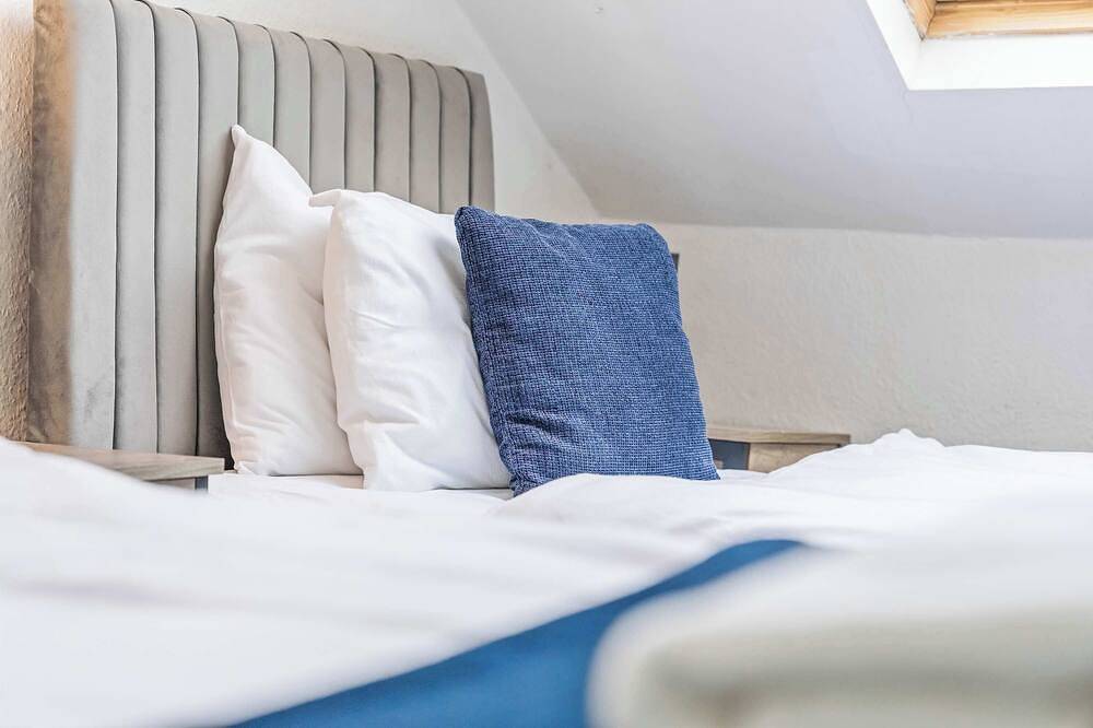 Entire apartment, Lily House - 3 Bed Wifi & Parking Hull in Kingston upon Hull, Yorkshire