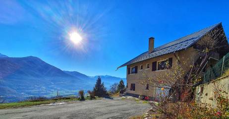 Gîte pour 4 personnes, avec jardin à Châteauroux-les-Alpes