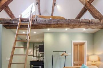Log Cabin for 2 People in Batheaston, The Cotswolds, Photo 1