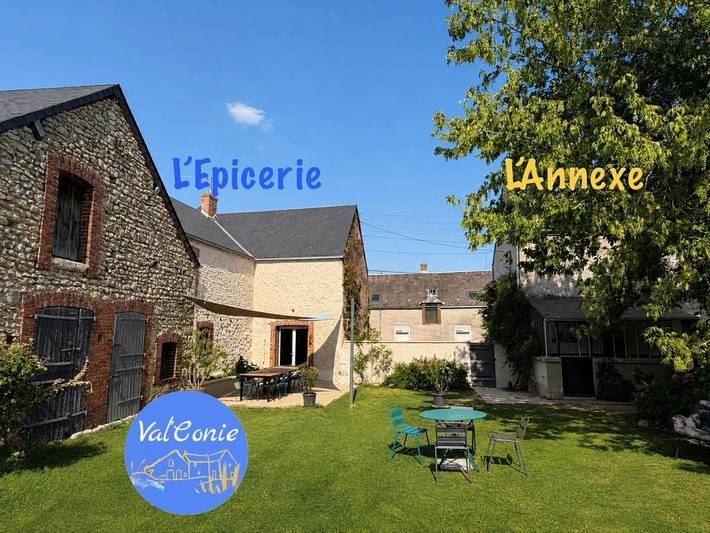 Location de vacances pour 19 personnes, avec Terrasse ainsi que Jardin et Piscine à Nottonville