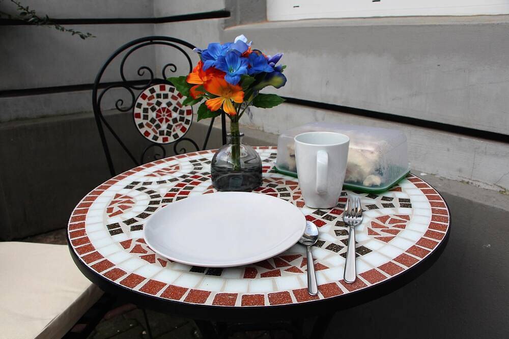 Ganze Wohnung, Exclusive holiday apartment in Berlin's old building with private terrace in Moabit Berlin, Berlin