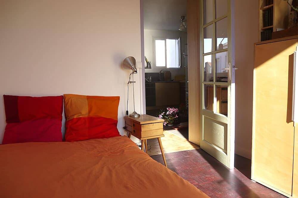 Entire apartment, Charming apartment, bright, quiet, large balcony 2 minutes from the Paris metro. in Malakoff, Hauts-de-Seine