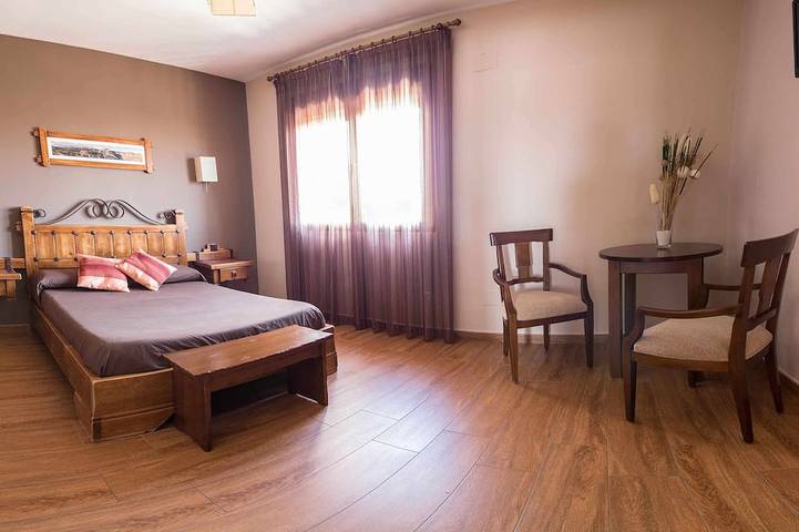 Location de vacances pour 15 personnes, avec jardin et piscine ainsi que balcon et jacuzzi à Gálvez - 2