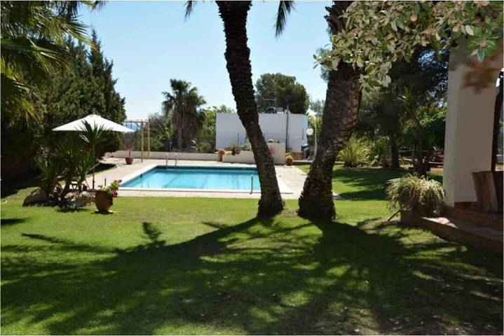 Casa rural para 12 personas, con piscina además de terraza y jardín en Sitges - 2