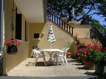 Gîte pour 4 personnes, avec terrasse et jardin à Espalion