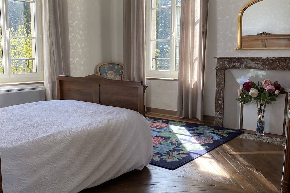 Beautiful old 5 bedroom family house in peaceful and tranquil location in Bazoches-au-Houlme, Argentan region