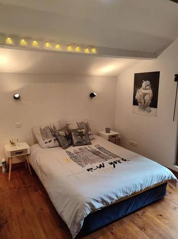 Chambre d’hôte pour 2 personnes, avec vue ainsi que jardin et terrasse, animaux acceptés à Iteuil
