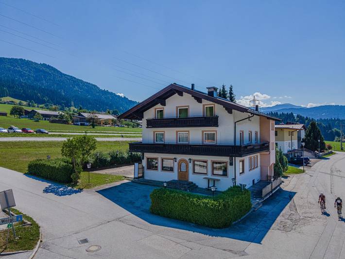 Ferienhaus für 10 Personen, mit Terrasse und Garten, mit Haustier