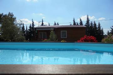 Maison de campagne pour 4 personnes, avec jardin ainsi que piscine et terrasse à Montolieu