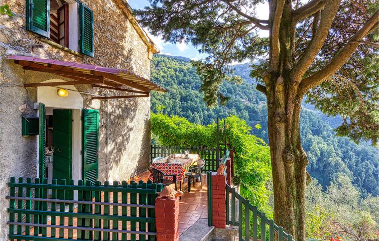 Location de vacances pour 4 personnes, avec piscine et jardin à Camaiore - 2