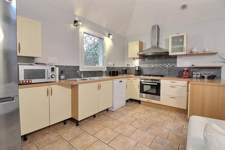 Gîte pour 8 personnes, avec jardin et terrasse, animaux acceptés à Plourhan - 3