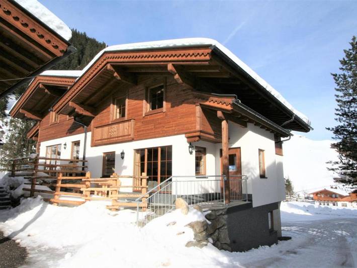 Chalet für 9 Personen, mit Terrasse und Sauna in Hintertux