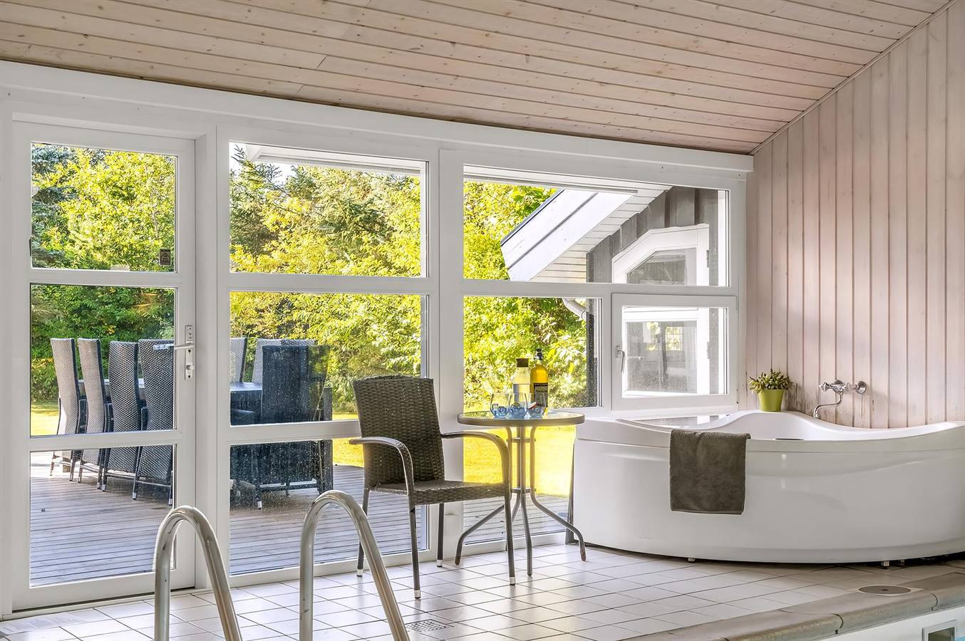 Stunning home in Saltum w/ Sauna, Wifi and Indoor swimming pool in Saltum, Jammerbugt