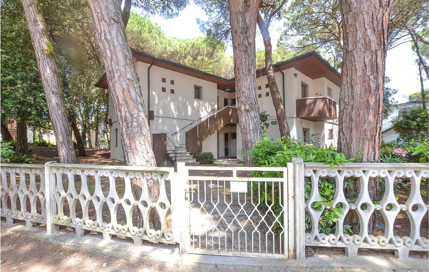 Appartamento intero, Appartamento al piano superiore con WiFi, parcheggio e cucina - 400 m dalla spiaggia in Rosolina Mare, Rosolina