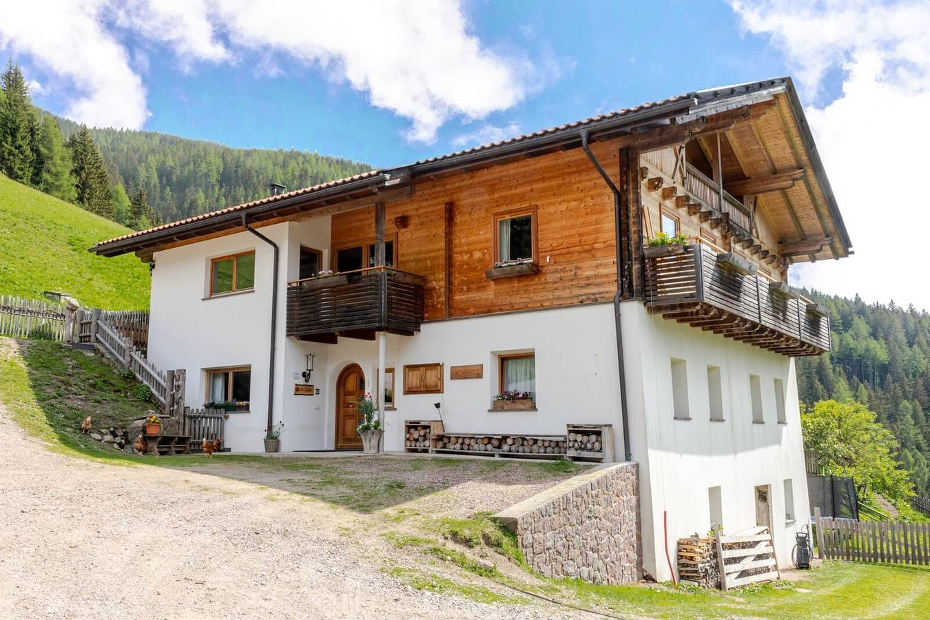 Ganze Wohnung, Ferienwohnung 'Kuhglocke' mit Bergblick, privater Terrasse und Wi-Fi in Sarntal, Sarntaler Alpen