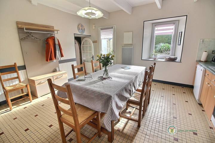 Gîte pour 6 personnes, avec jardin à Lanmodez - 4