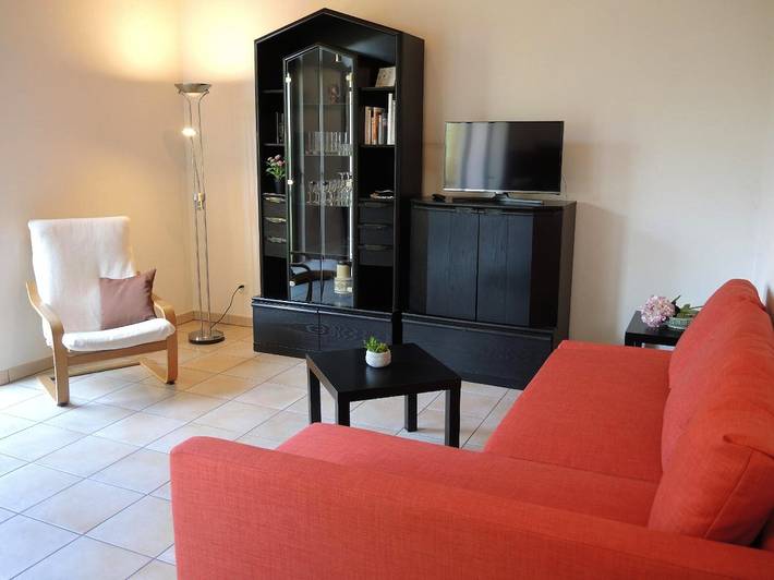 Appartement entier, Holiday apartment on the ground floor of a detached house surrounded by greenery in Ascona, Alpes tessinoises