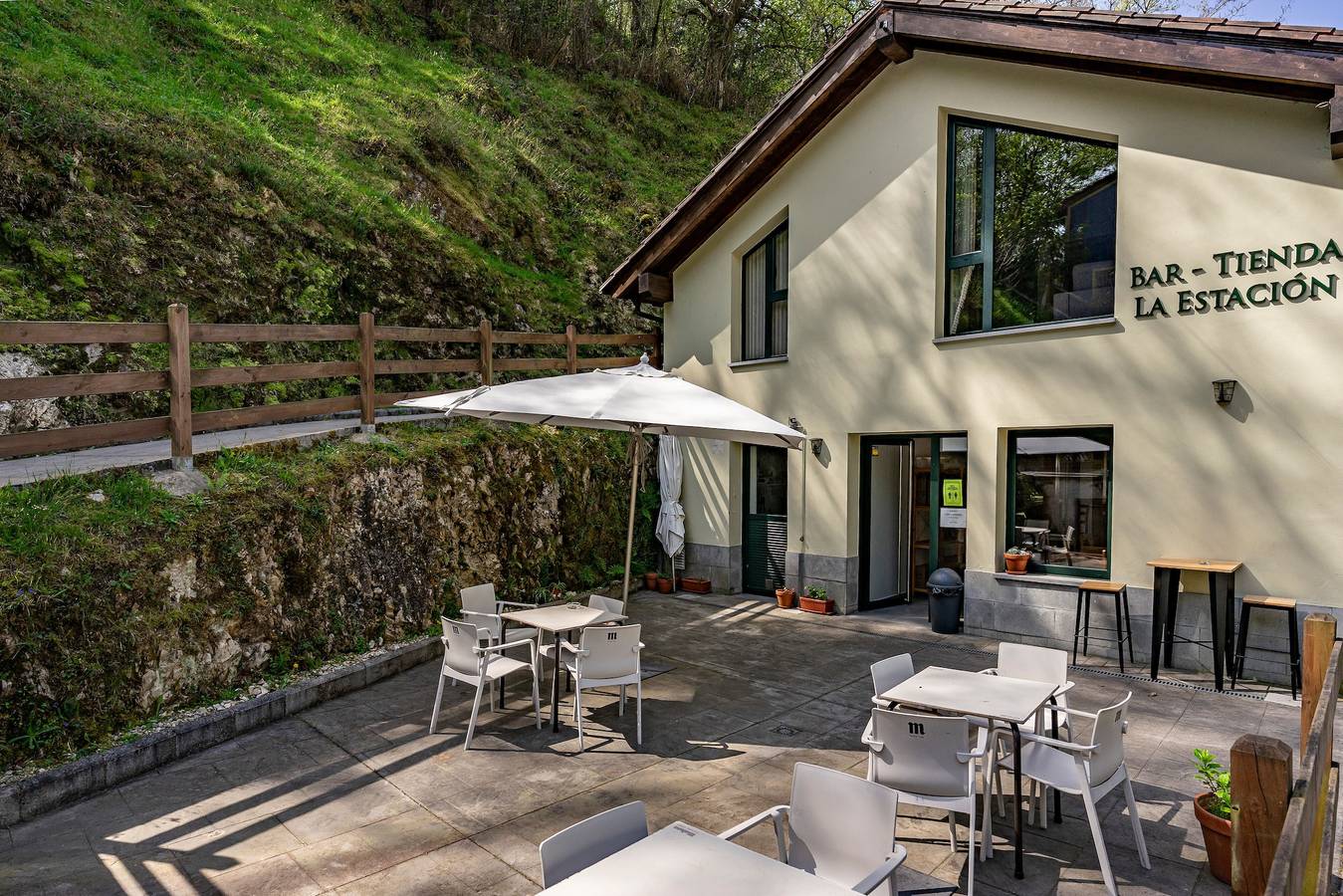 Studio entier, Appartement touristique 'La Estación' in Covadonga, Cangas de Onís