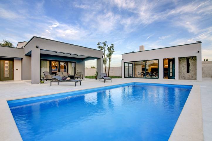 Villa für 4 Personen, mit Terrasse und Garten sowie Pool in Rovinj