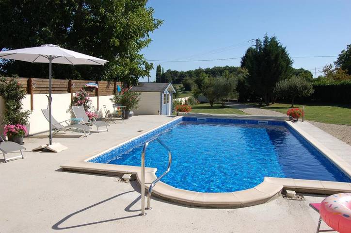 Gîte pour 5 personnes, avec jardin ainsi que vue et piscine à Yviers - 3