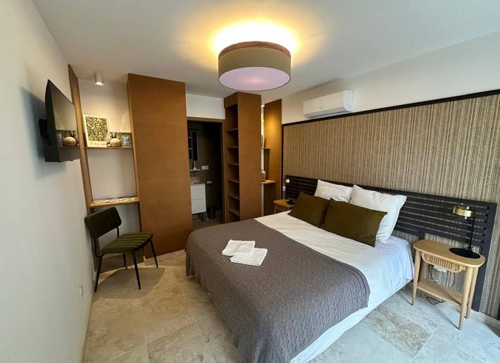 Cottage pour 2 personnes, avec piscine et jardin, animaux acceptés à Uzès