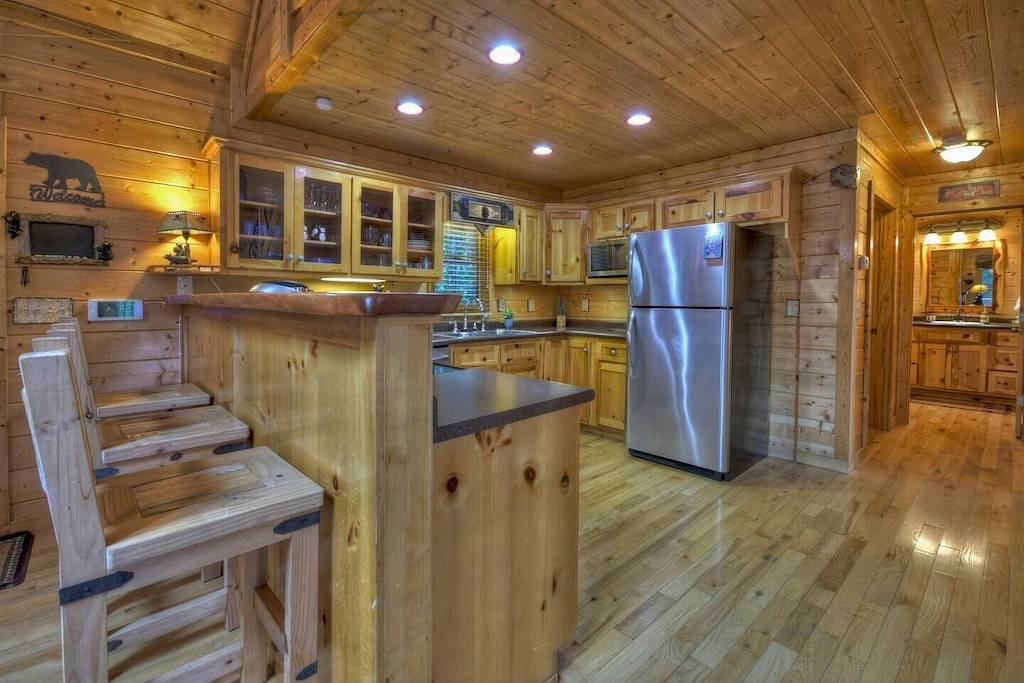 Private Mountain Cabin • Hot Tub • Fire Pit • Pool Table in Mineral Bluff, Chattahoochee National Forest