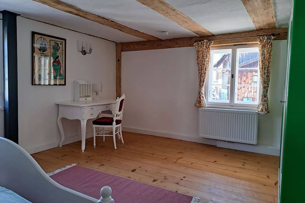 Ganze Wohnung, Apartment \"Rosarot\" in a listed former farm in Oberammergau, Bayerische Alpen