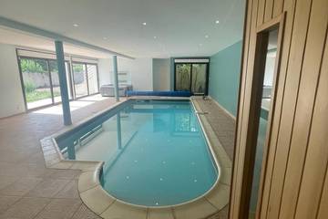 Location de vacances pour 6 personnes, avec piscine à Villeneuve-le-Roi