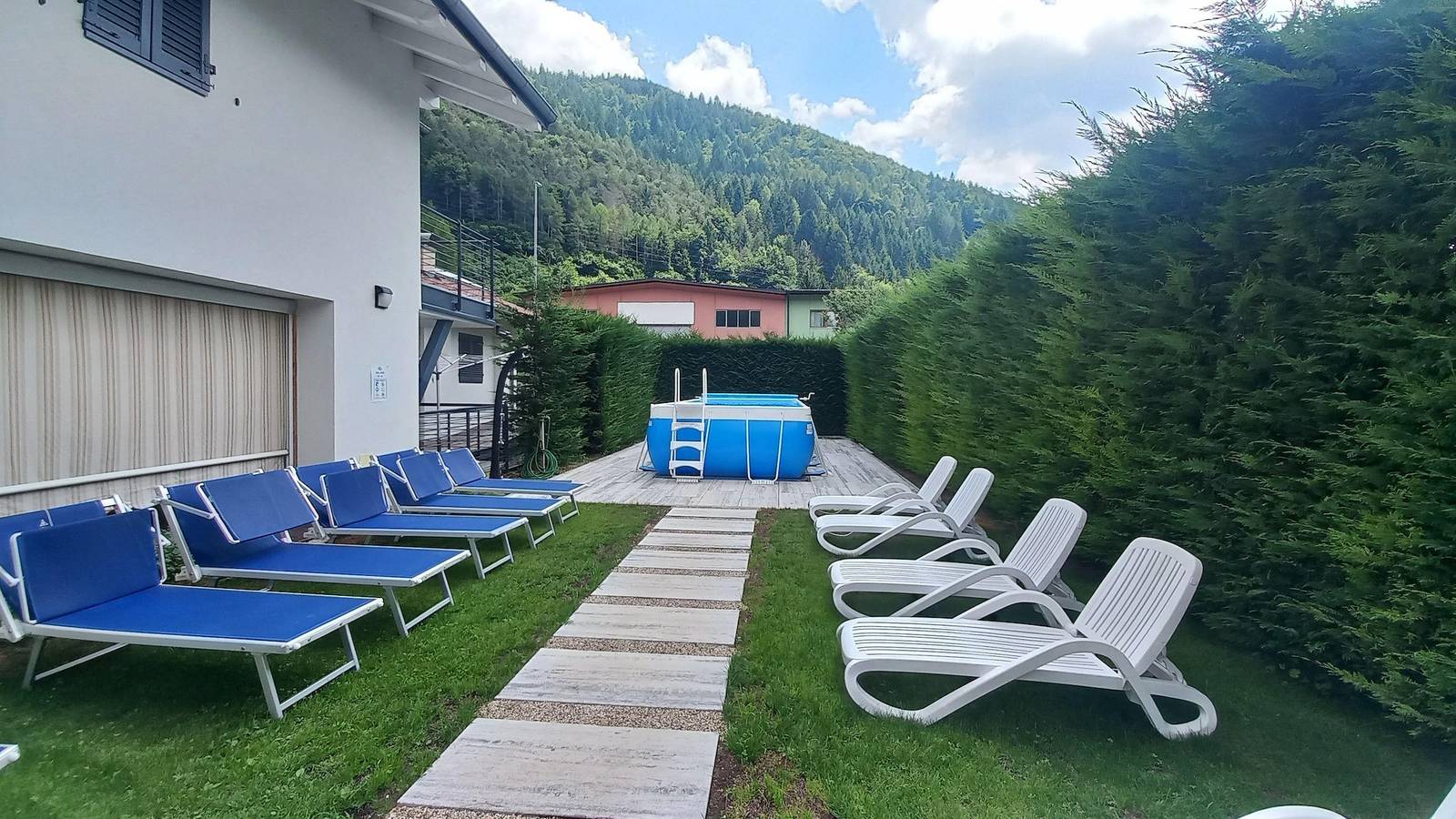 Appartamento intero, Appartamento vacanze per 4 persone con terrazza in Tiarno di Sopra, Ledro