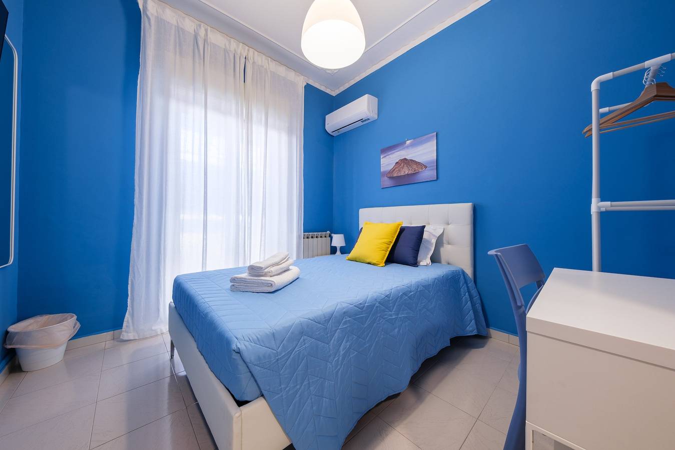 Room 'Alicudi' with Sea View, Wi-Fi and Air Conditioning in Pace del Mela, Messina Province