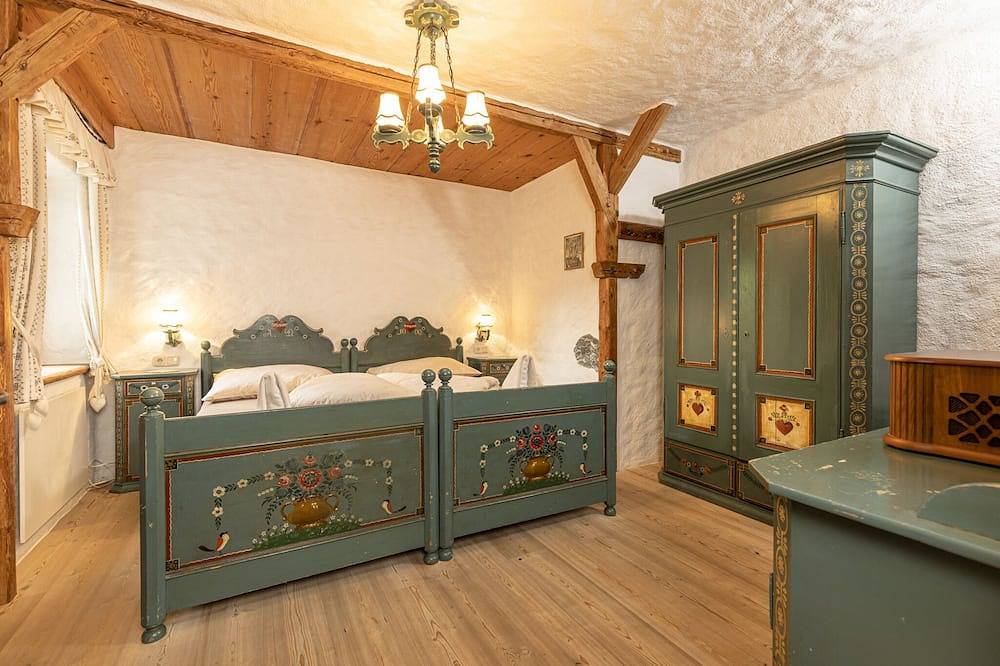 Schönes Chalet im Tiroler Stil,  nähe Hochzillertal Bahn, Haustier willkommen in Tuxer Alpen, Kaltenbach