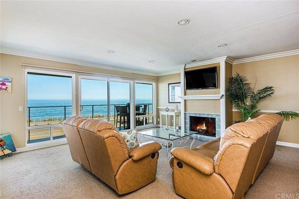 Beach Facing! Large 3Br - 180 panoramic ocean views, steps to sand and Village! in Carlsbad, San Diego County