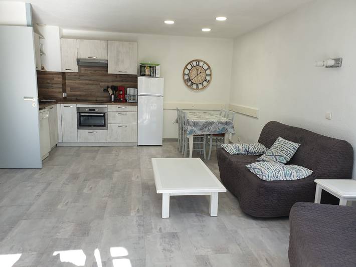 Ganze Wohnung, Apartment 'Bordaberry' mit Gemeinschaftspool, privater Terrasse und Wlan in Urrugne, Bayonne und Umgebung