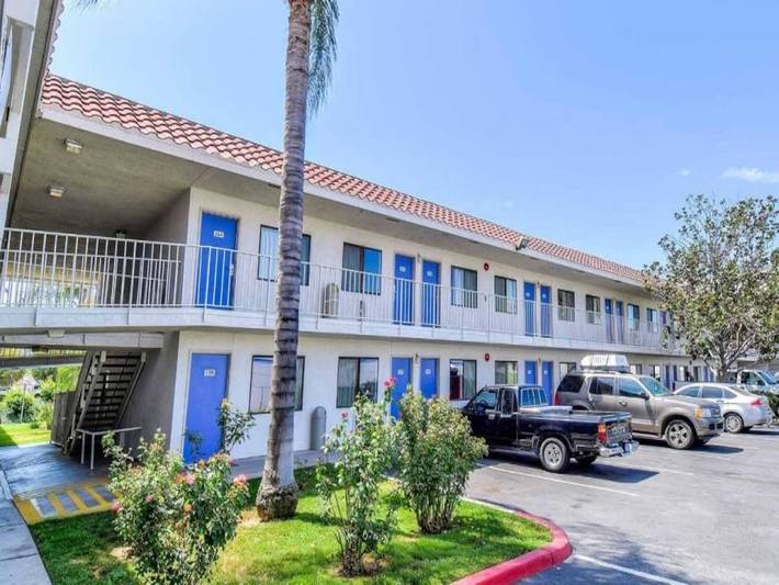 Apartamento entero, 1 cama tamaño queen | No fumadores in Corona, Riverside County