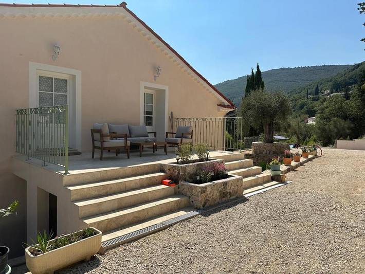 Gîte pour 7 personnes, avec vue et jardin ainsi que bassin pour enfant et piscine dans Magagnosc - 3