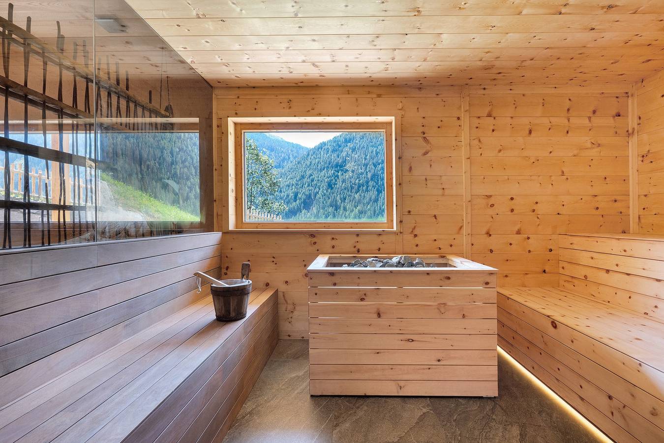 Appartamento intero, Oberwidner Luma - Suite di lusso con vista montagna e terrazza privata in Sarentino, Alpi Sarentine