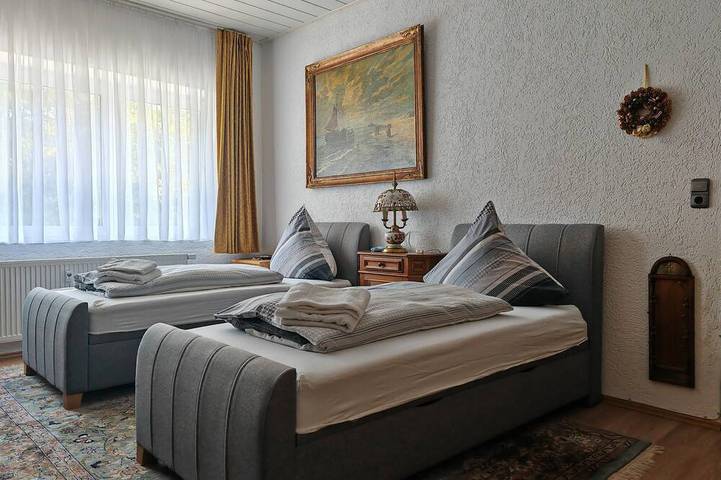 Gîte pour 5 personnes, avec jacuzzi dans Grafenwohr - 3