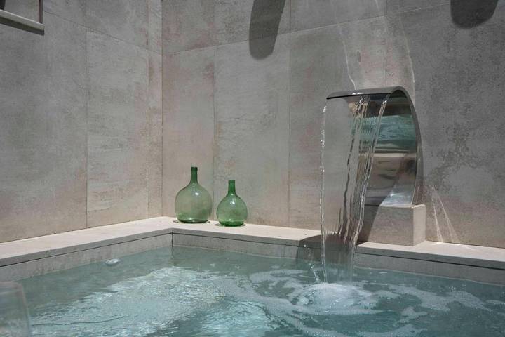 Apartamento para 8 personas, con Balcón y Terraza además de Jardín y Piscina en Cenes de la Vega