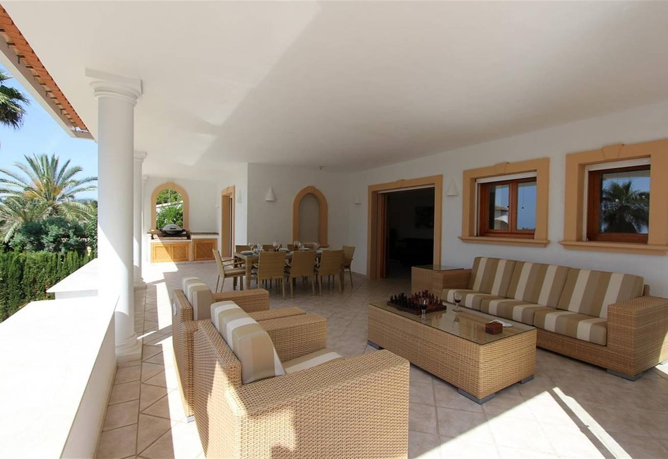 Villa Gloriann with Pool, Wi-Fi, A/C, Terraces & Garden in Moravit, Teulada (Spain)
