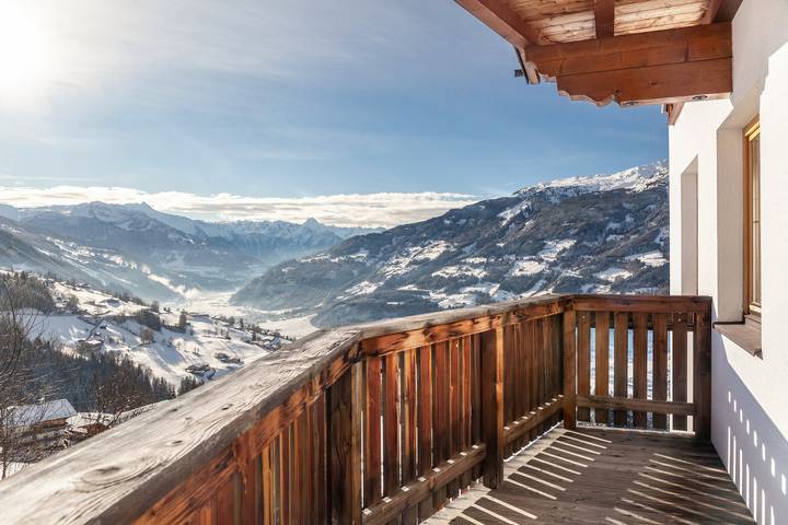 Ganze Wohnung, Apartment „Zillertal 3000“ mit Bergblick, Wlan und Terrasse in Stummerberg, Ski-Optimal Hochzillertal