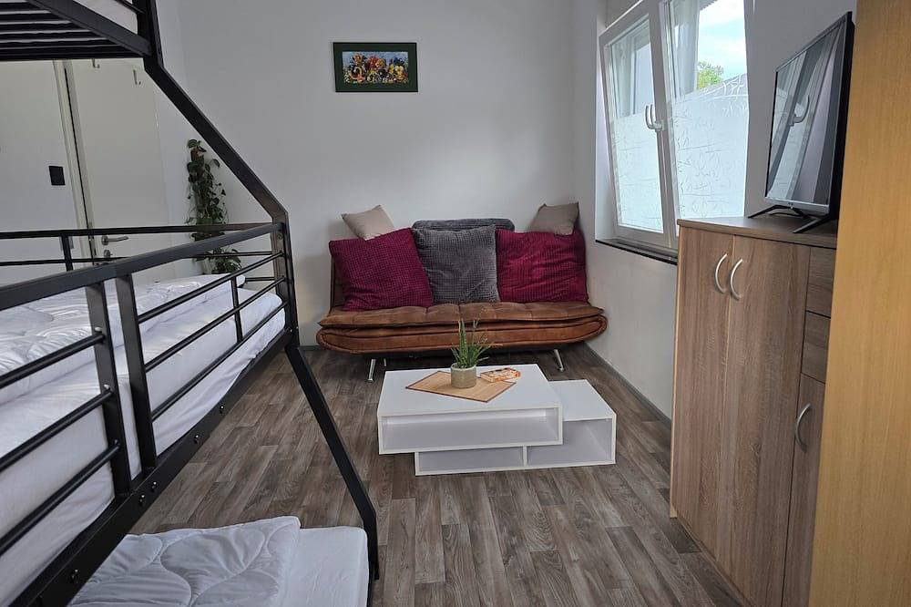 Ganze Wohnung, Wanderreiter, Radreisenden, Monteurzimmer, Ferienwohnung, Remotearbeitsplatz! in Niegripp, Burg bei Magdeburg