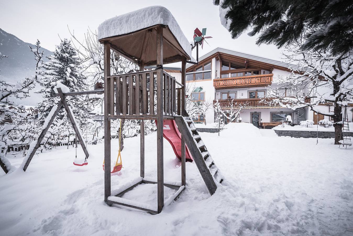 Entire apartment, Eder Apartment Neuhaus with Mountain View, Private Terrace and Wi-Fi in Gais, Kronplatz