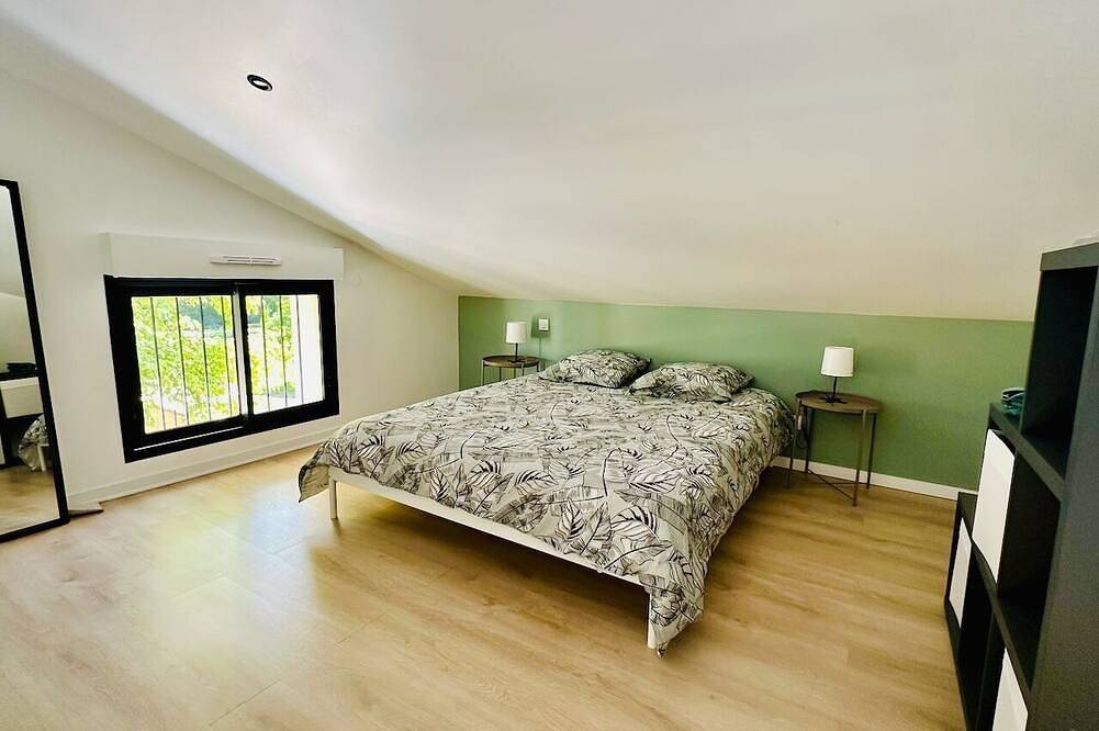 Entire apartment, Le Petit *** - 1 room, all new & all inclusive in Montauban, Tarn-et-Garonne