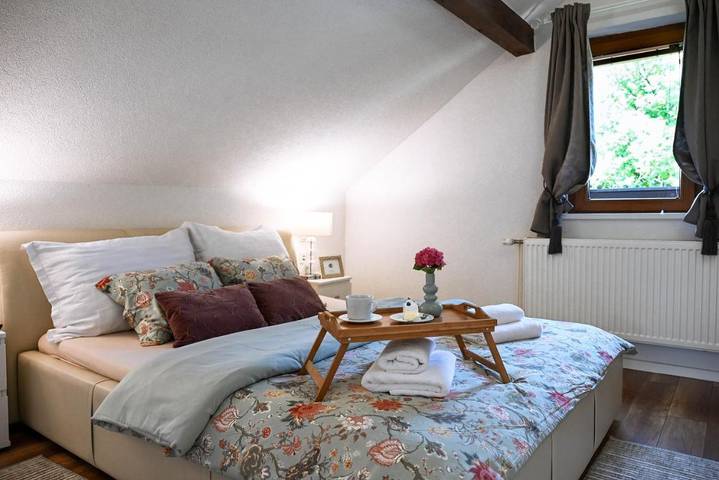 Ferienhaus für 6 Personen, mit Balkon und Whirlpool sowie Terrasse und Garten in Rakovica
