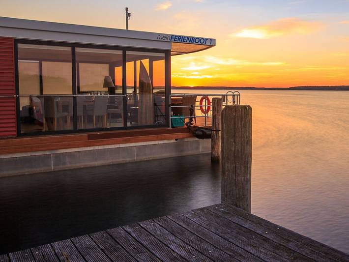 Boot für 4 Personen, mit Terrasse und Ausblick sowie Seeblick an der Müritz - 2