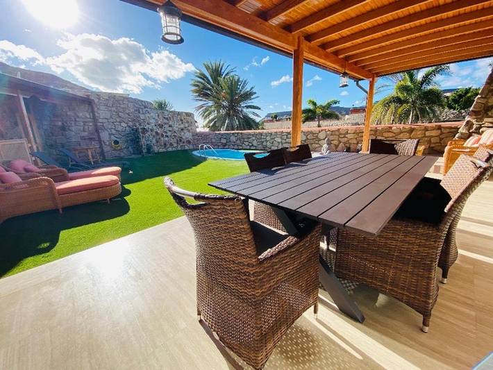 Chalet para 6 personas, con jacuzzi además de jardín y piscina en Pueblo de Tauro